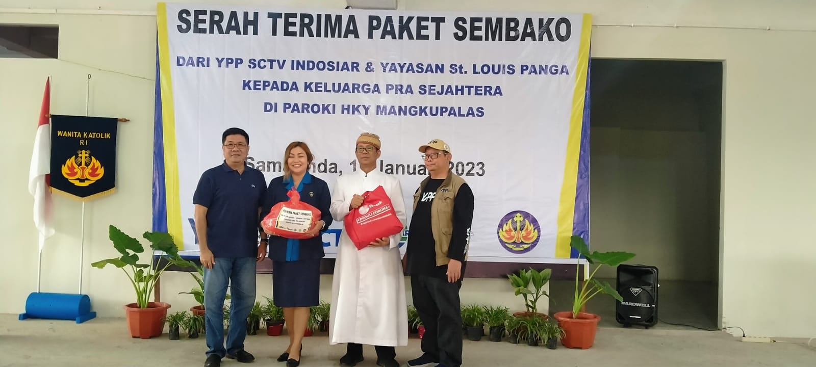 Serah Terima Paket Sembako dari Yayasan Pundi Amal Peduli Kasih (YPP) & Yayasan St. Louis Panga